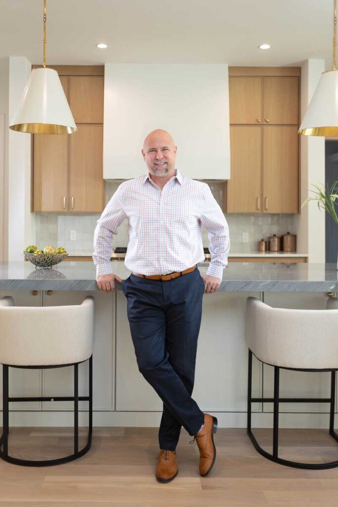 Portrait and Headshot Photographer environmental & Lifestyle headshot