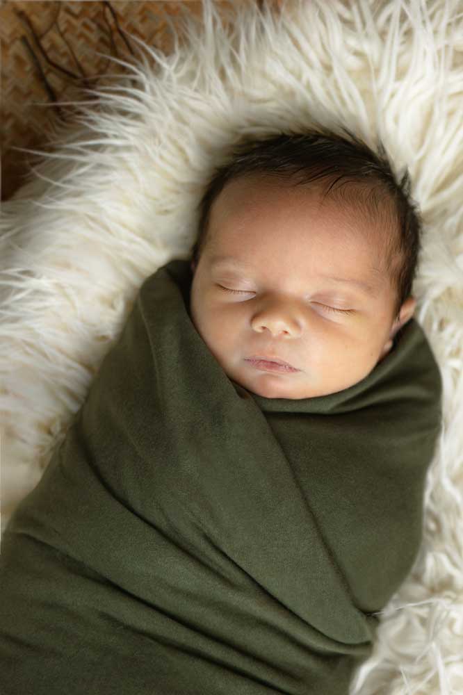 Portrait and Headshot Photographer - Newborn Portrait