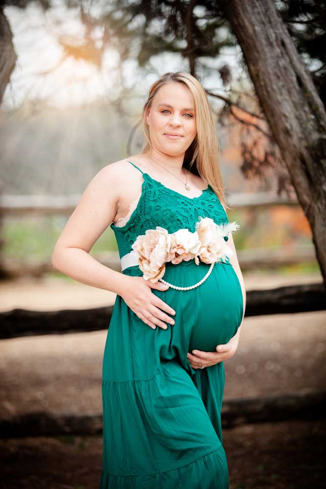 Portrait and Headshot Photographer - Maternity Portrait