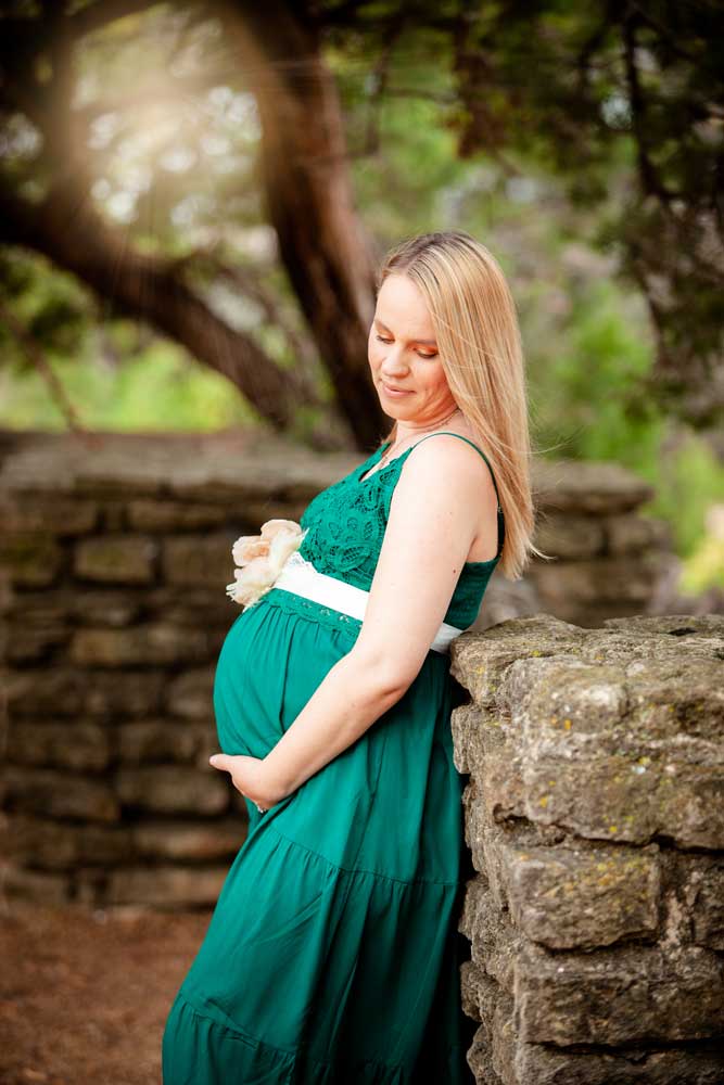 Portrait and Headshot Photographer - Maternity Portrait