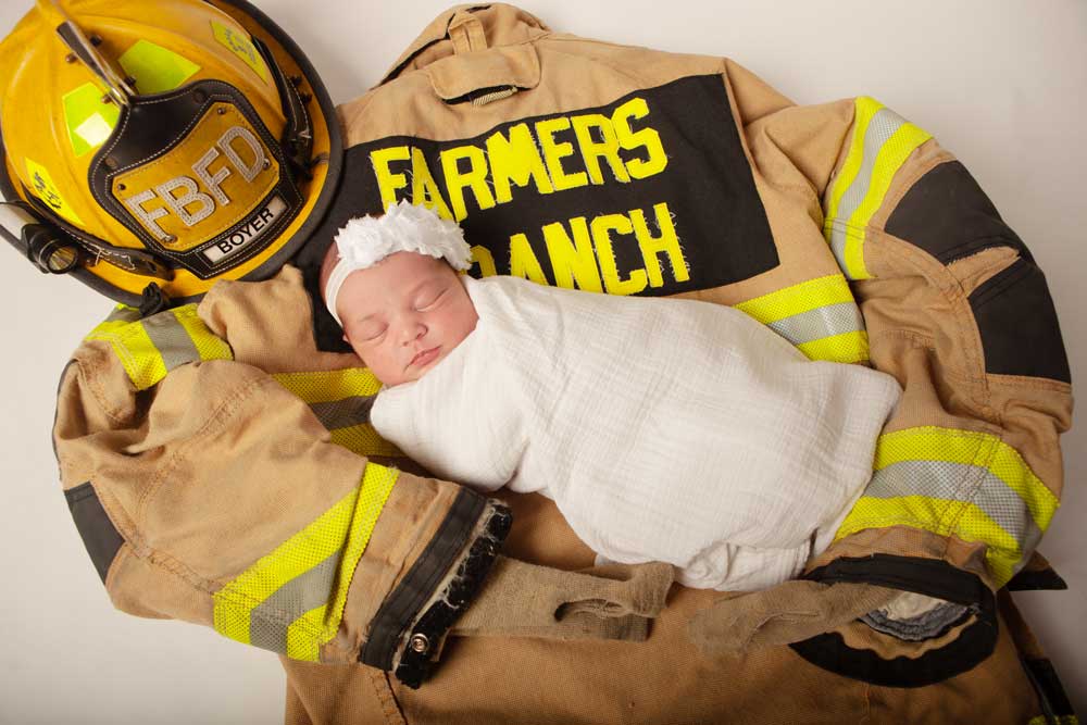 Portrait and Headshot Photographer - Newborn Portrait