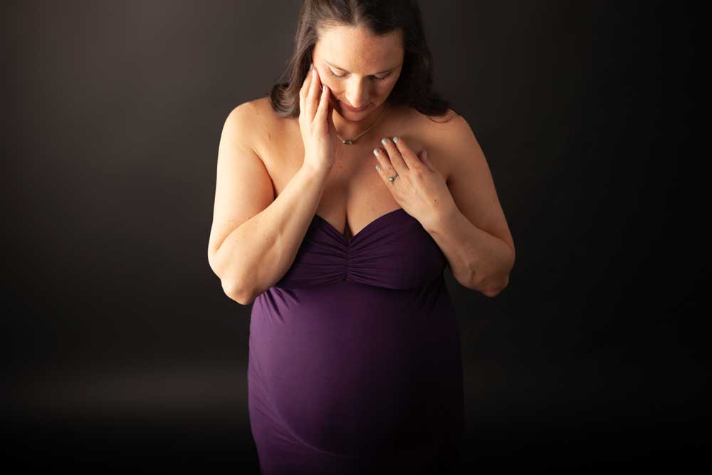 Portrait and Headshot Photographer - Maternity Portrait