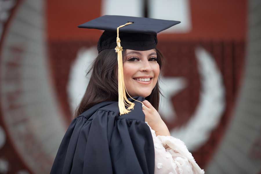 Portrait and Headshot Photographer - Senior Portraits